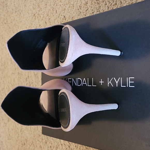Kendall & Kylie 110mm Essie Suede Mule - Picture 4 of 7
